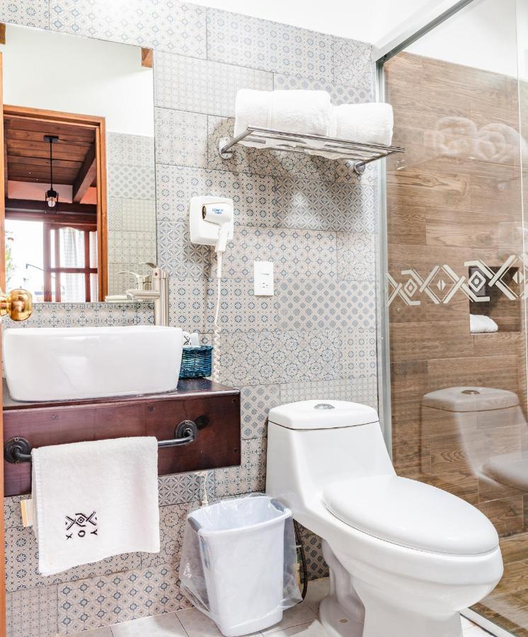 Yox Hotel Boutique San Cristóbal de Las Casas Exteriör bild Bathroom