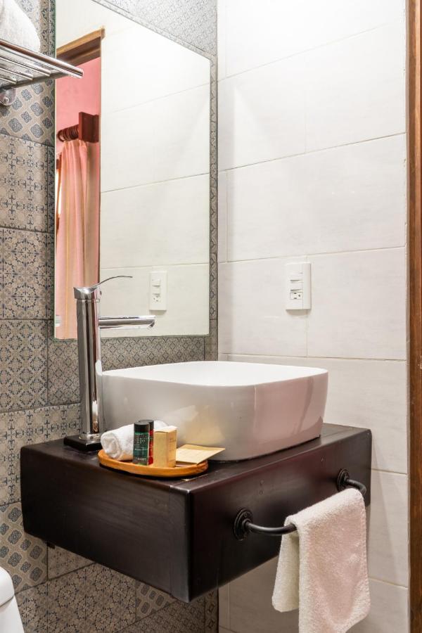 Yox Hotel Boutique San Cristóbal de Las Casas Exteriör bild Bathroom